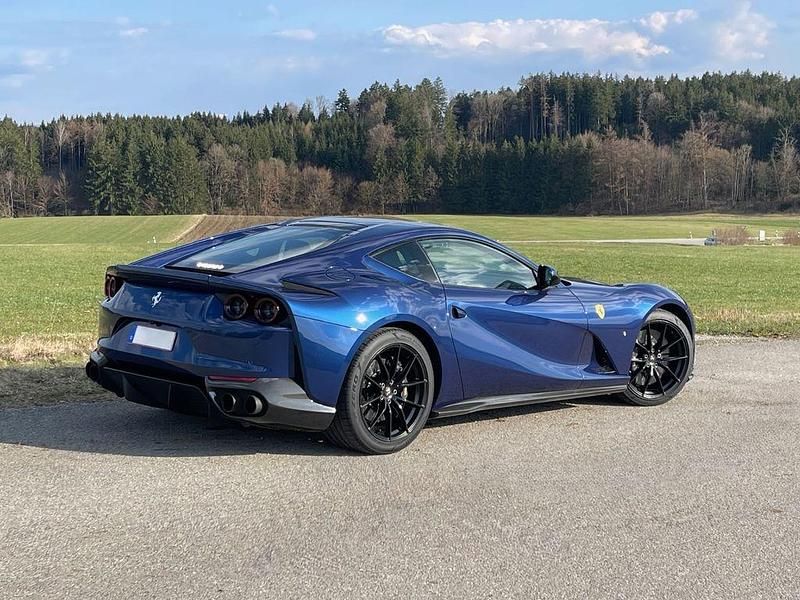 Gebraucht Ferrari 812 799 PS (587 kW) 2018 Blu tour de france Coupé