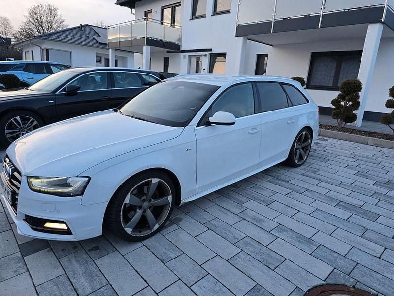 Gebraucht Audi A4 S-Line 177 PS (130 kW) 2012 Weiß Kombi