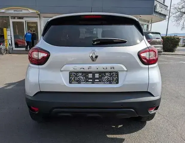 Gebraucht Renault Captur LIMITED 131 PS (96 kW) 2019 Grau (platingrau) SUV