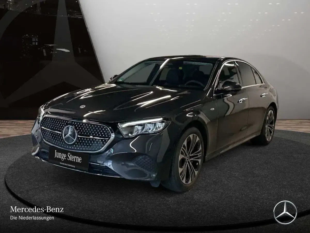 Gebraucht Mercedes E300 Advanced 197 PS (144 kW) 2025 Grau Limousine