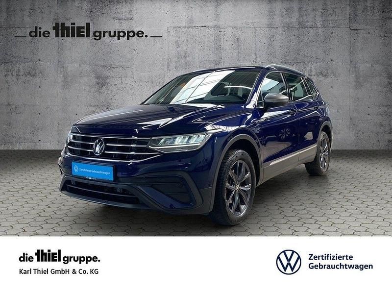 Blau Gebraucht 2022 VW Tiguan Allspace Life SUV | 29.980 € (Guter Preis) - Bild 1/4