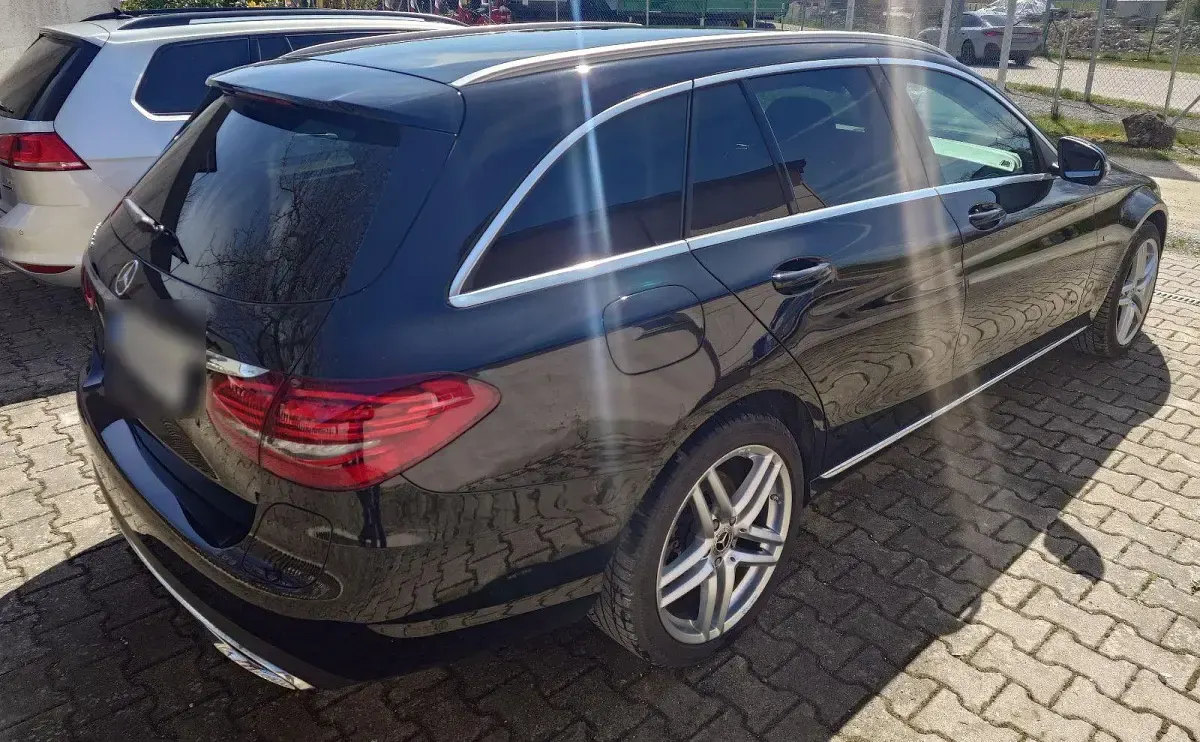 Gebraucht Mercedes C300e 194 PS (142 kW) 2019 Schwarz Kombi