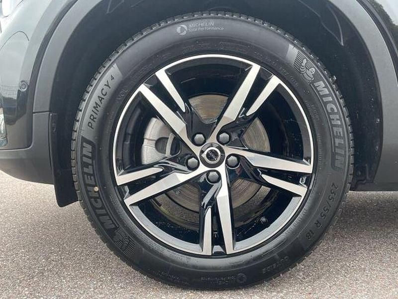 Gebraucht Volvo XC40 Plus 163 PS (119 kW) 2025 Onyx schwarz SUV