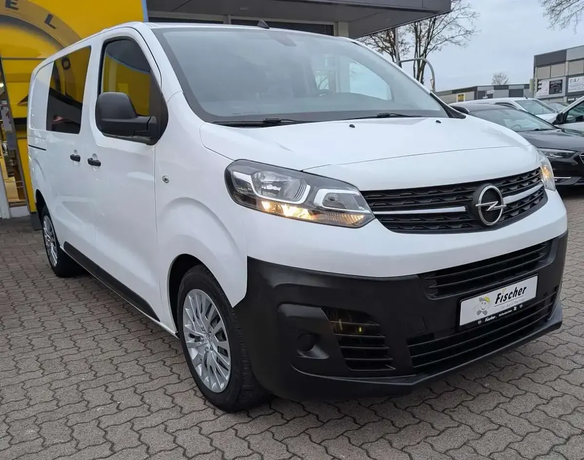 Gebraucht Opel Vivaro-e Combi Edition 144 PS (105 kW) 2022 Jade weiss Van / Kleinbus