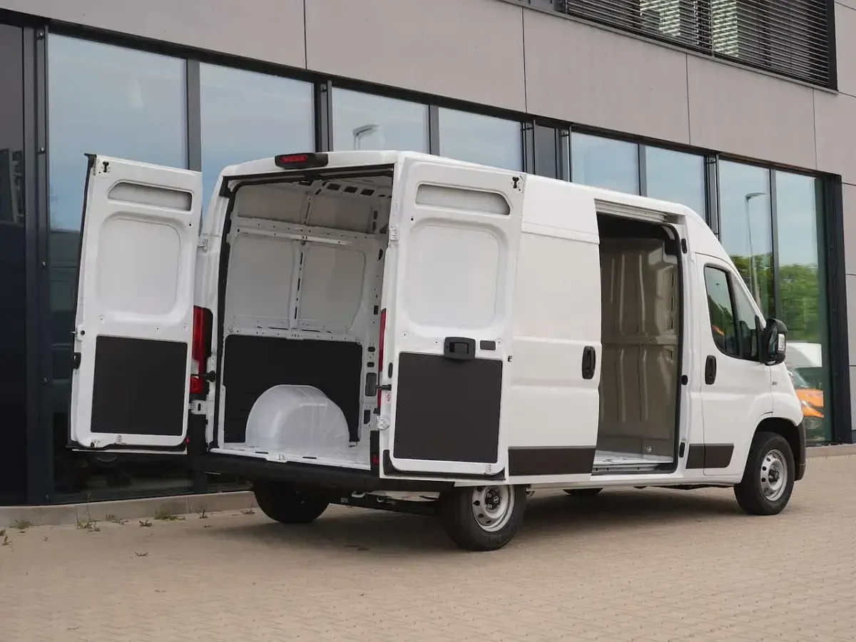 Neu Opel Movano 140 PS (102 kW) 2025 Weiß Van