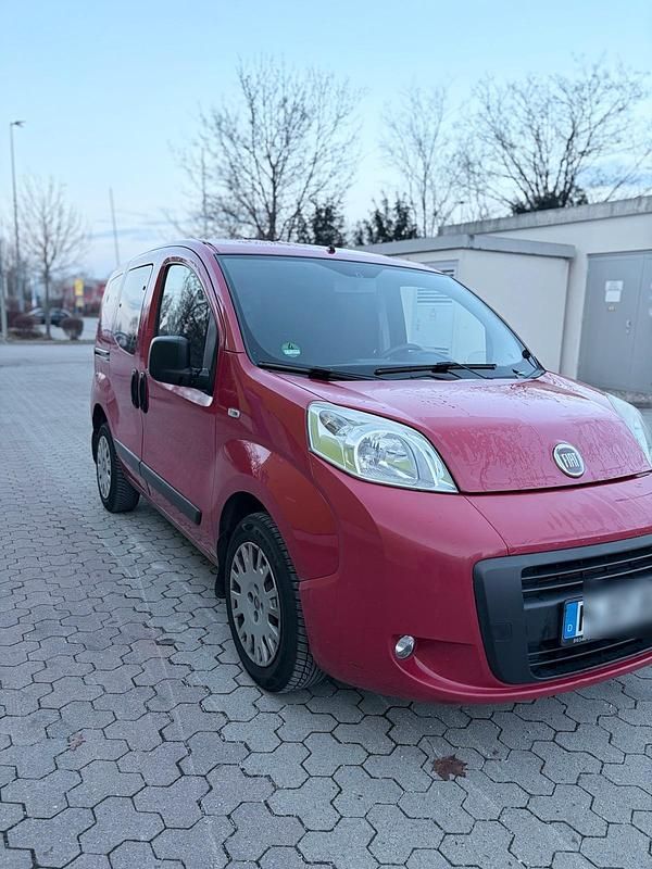 Gebraucht Fiat Fiorino Trekking 54 PS (39 kW) 2009 Rot Van / Kleinbus