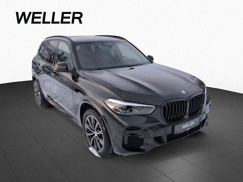 Gebraucht BMW X5 M Sport 340 PS (250 kW) 2022 Black sapphire (schwarz) SUV