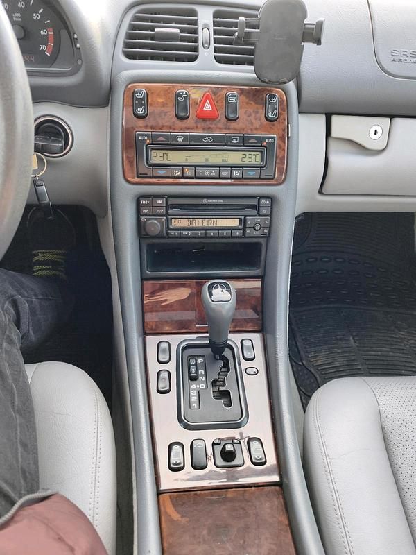 Gebraucht Mercedes CLK230 193 PS (141 kW) 1998 Blau Coupé