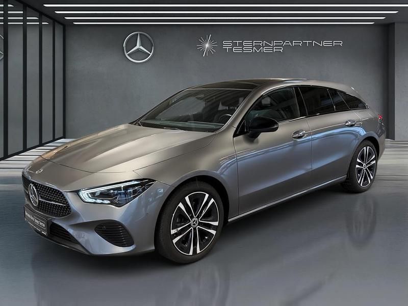 Grau Gebraucht 2023 Mercedes CLA180 Shooting Brake Progressive Kombi | 28.370 € (Etwas zu teuer) - Bild 1/3