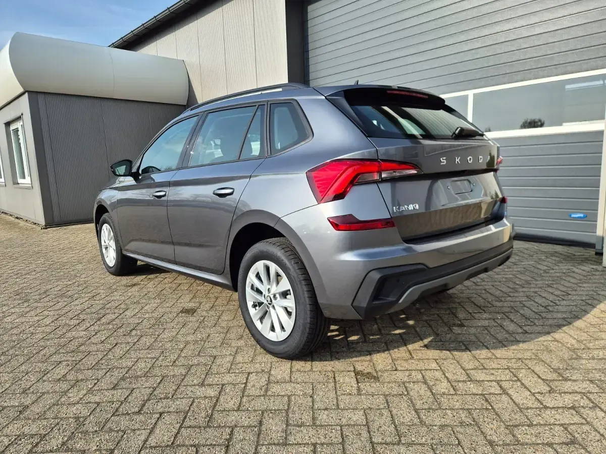 Neu Skoda Kamiq Selection 116 PS (85 kW) 2026 Graphit grau metallic SUV
