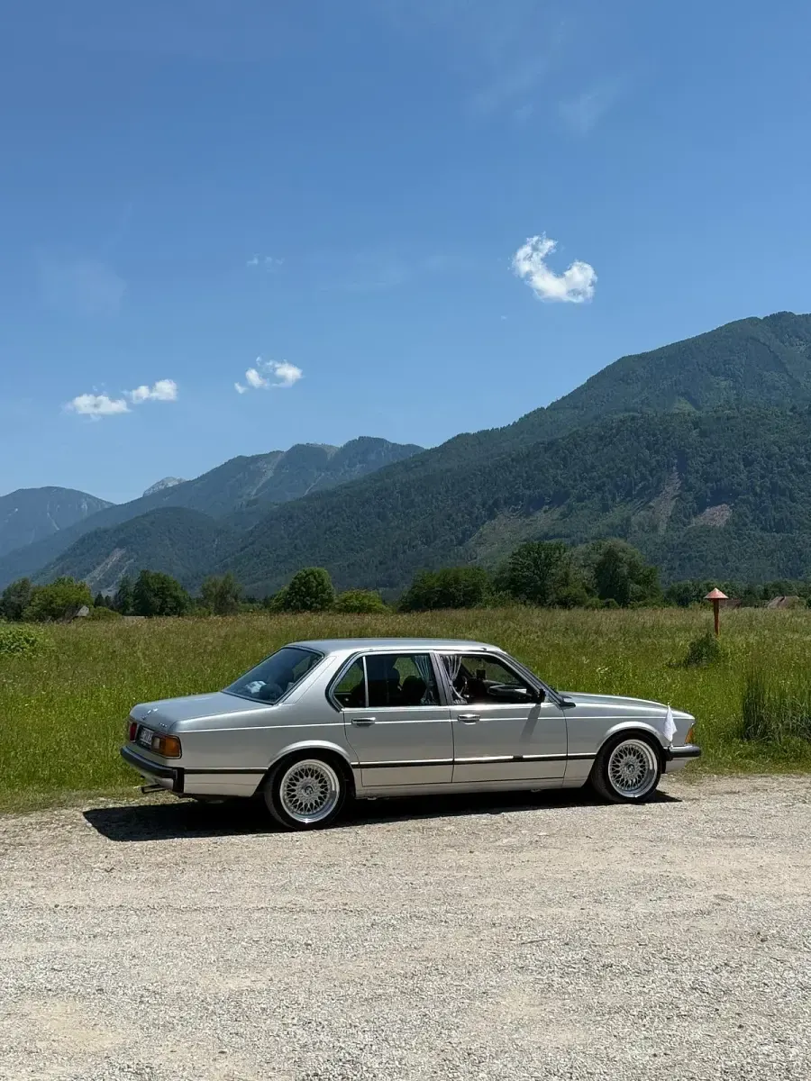 Gebraucht BMW 730 183 PS (134 kW) 1977 Silber Limousine