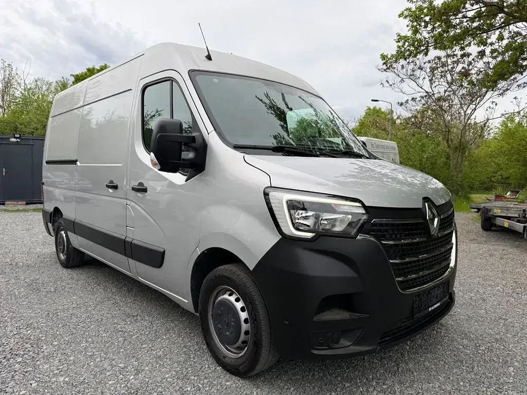 Gebraucht Renault Master 179 PS (131 kW) 2021 Silber Van / Kleinbus