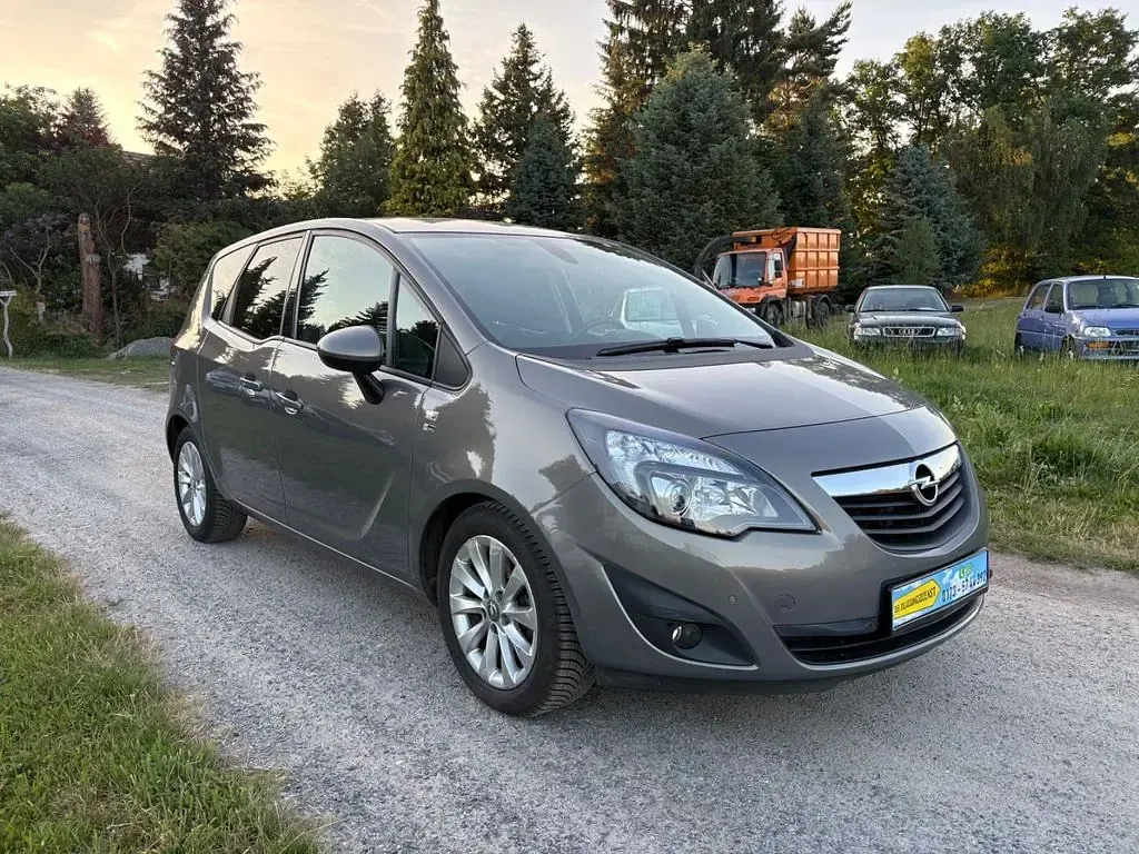 Gebraucht Opel Meriva 120 PS (88 kW) 2012 Braun Van / Kleinbus