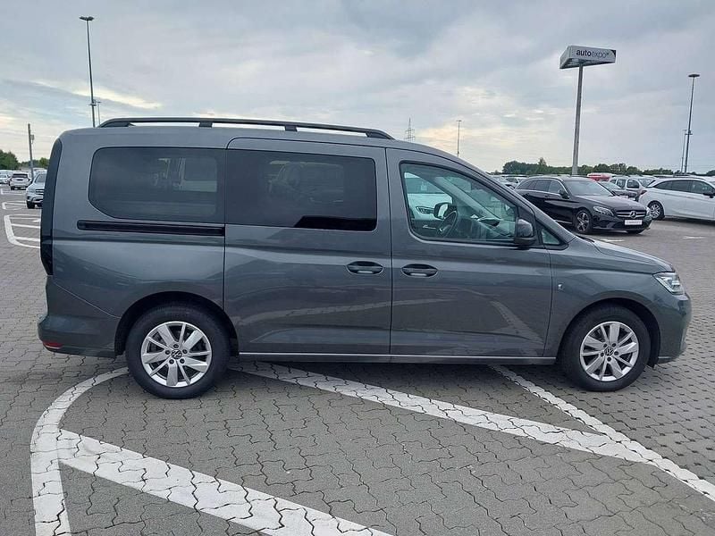 Gebraucht VW Caddy Maxi Life 122 PS (89 kW) 2022 Indiumgrau Van / Kleinbus