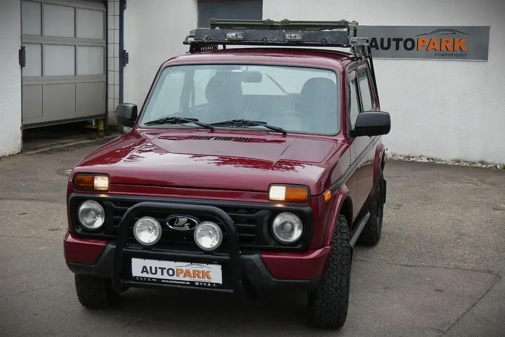 Gebraucht Lada Taiga 83 PS (61 kW) 2019 Rot SUV