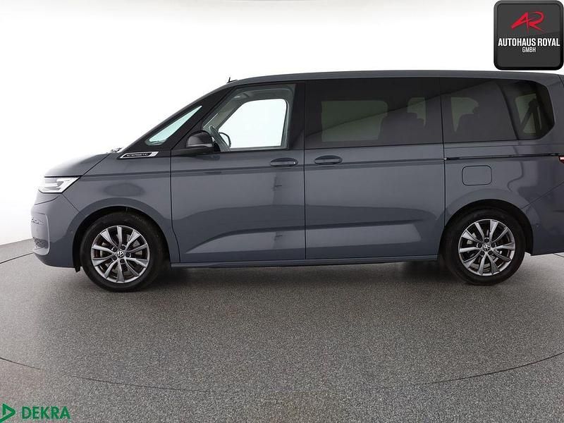 Gebraucht VW Multivan 218 PS (160 kW) 2023 Pure grey Van