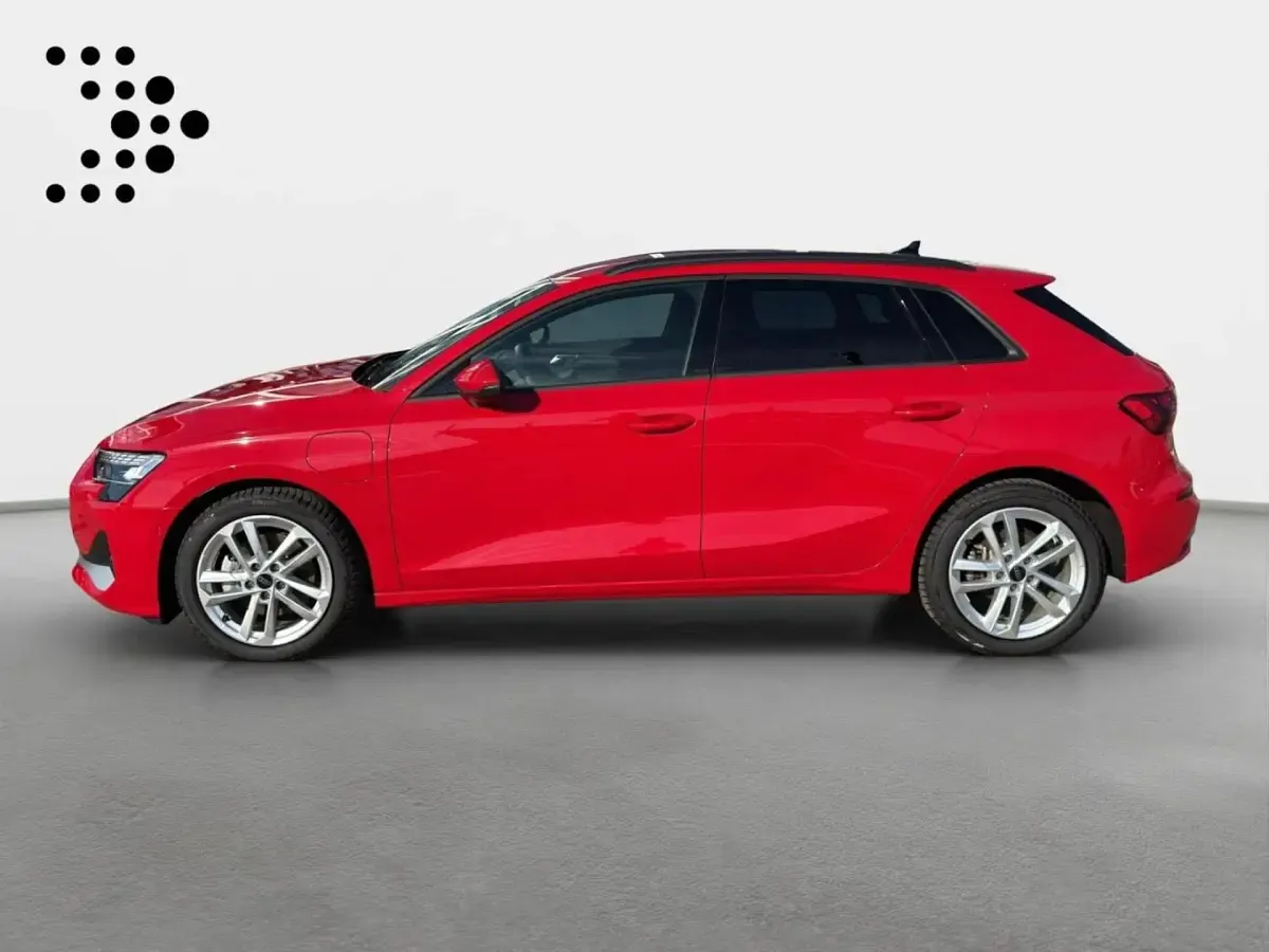 Gebraucht Audi A3 Sportback e-tron Advanced 204 PS (150 kW) 2026 Progressivrot metallic Kleinwagen