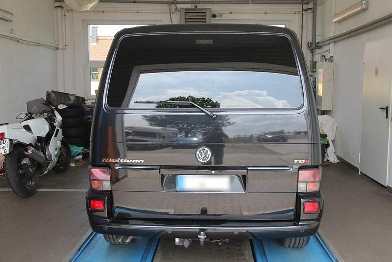 Second-hand VW T4 111 CP (81 kW) 2003 Negru Van