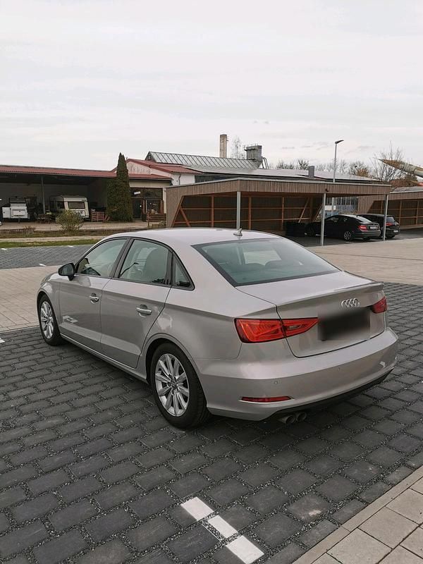 Second-hand Audi A3 2014 Gri Berlinǎ