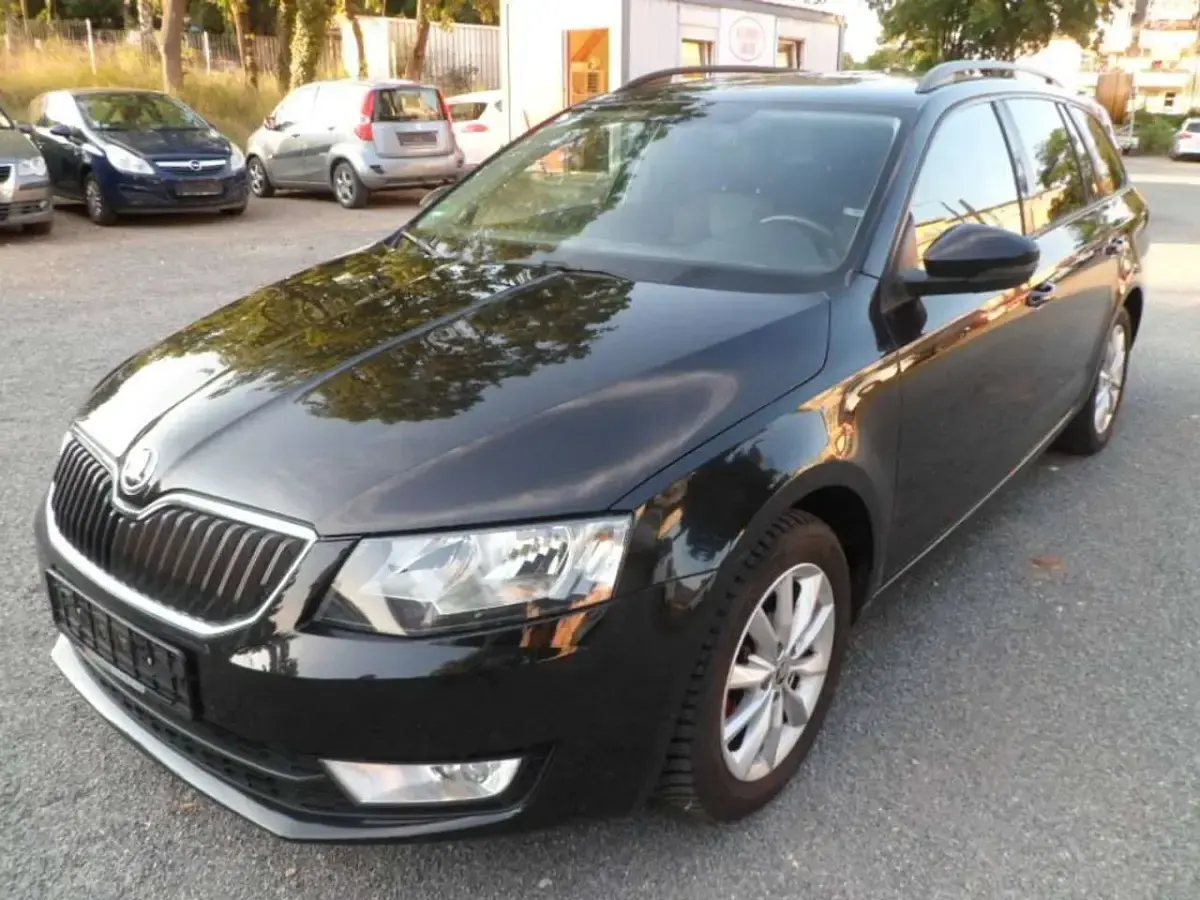 Gebraucht Skoda Octavia Style 150 PS (110 kW) 2016 Schwarzmagic perleffekt Kombi