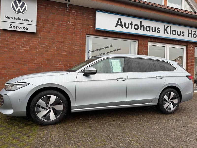 Gebraucht VW Passat IQ Drive 150 PS (110 kW) 2025 Silber Limousine