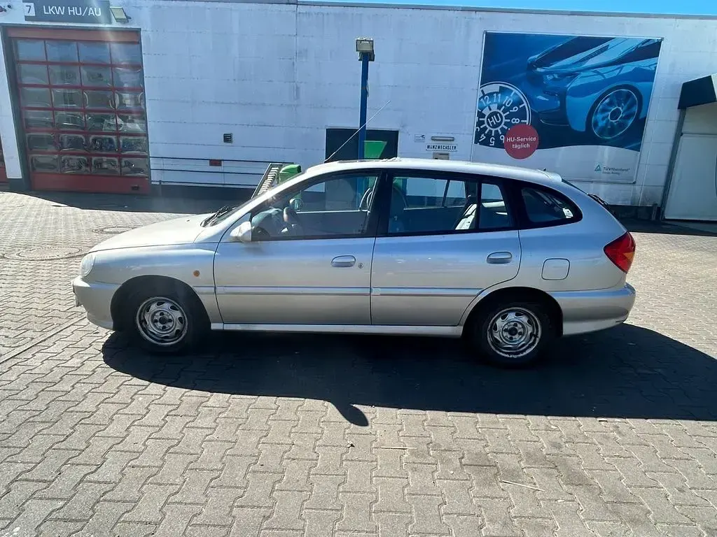 Gebraucht Kia Rio 98 PS (72 kW) 2001 Limousine