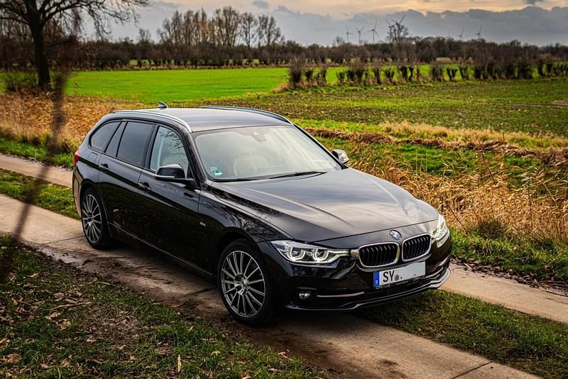 Gebraucht BMW 330 Sport Line 252 PS (185 kW) 2017 Braun Kombi