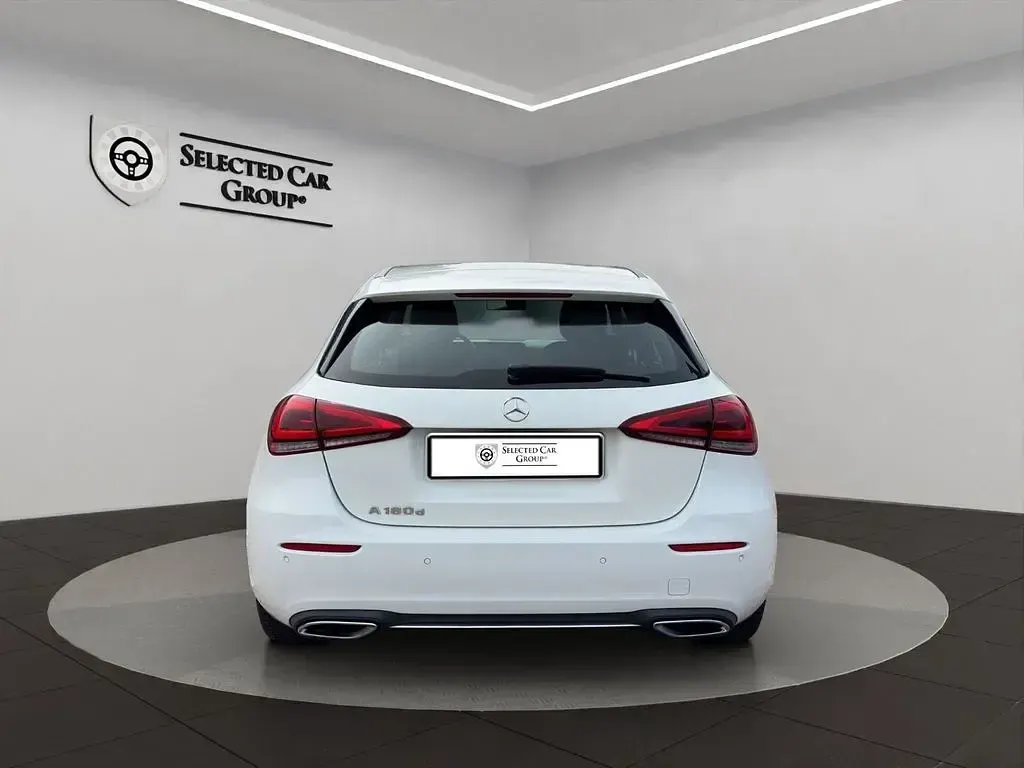Gebraucht Mercedes A180 116 PS (85 kW) 2018 Weiß Limousine