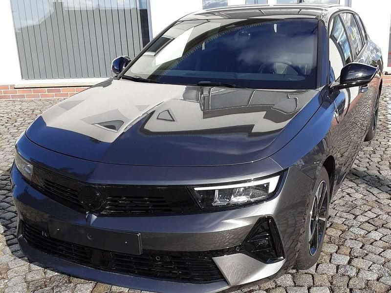 Gebraucht Opel Astra 131 PS (96 kW) 2024 Vulkan grau Kombi