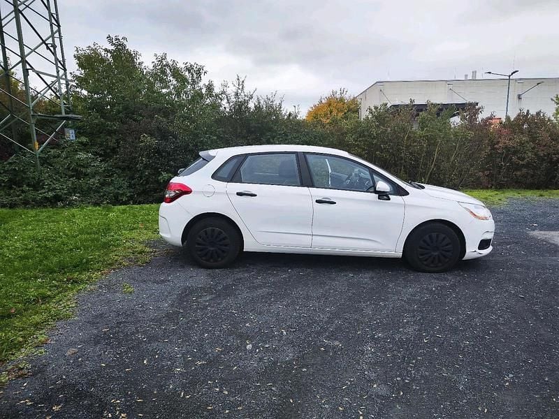 Weiß Gebraucht 2013 Citroën C4 SpaceTourer Van / Kleinbus | 4.900 € (Superpreis) - Bild 1/4