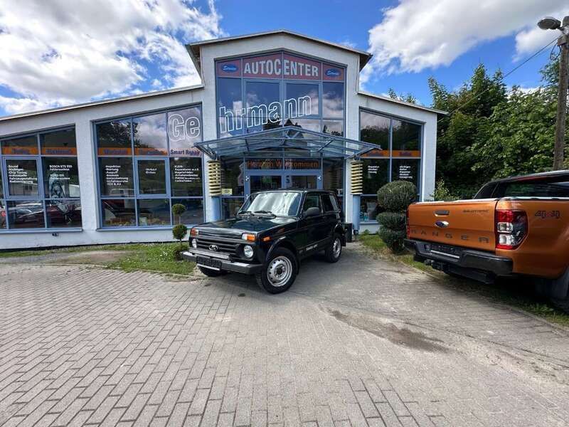 Grün Gebraucht 2019 Lada Taiga SUV | 9.999 € (Superpreis) - Bild 1/4