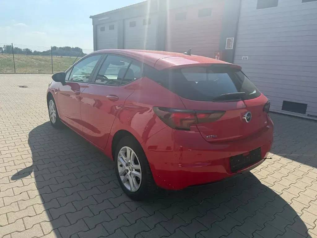 Gebraucht Opel Astra 110 PS (80 kW) 2016 Rot Limousine