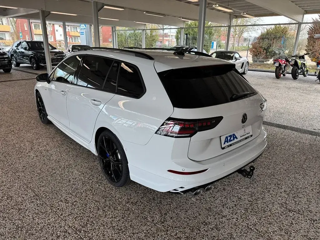 Neu VW Golf VIII R 333 PS (244 kW) 2026 Weiß Kombi