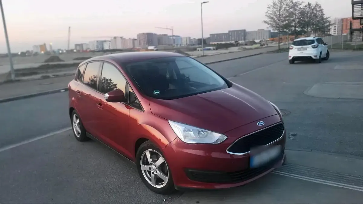 Używany Ford C-MAX 125 KM (91 kW) 2016 Czerwony Minivan