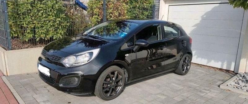 Schwarz Gebraucht 2012 Kia Rio Limousine | 4.000 € (Fairer Preis) - Bild 1/4