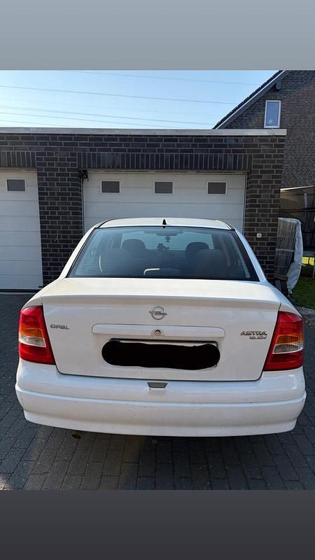 Second-hand Opel Astra 116 CP (85 kW) 1999 Alb Berlinǎ