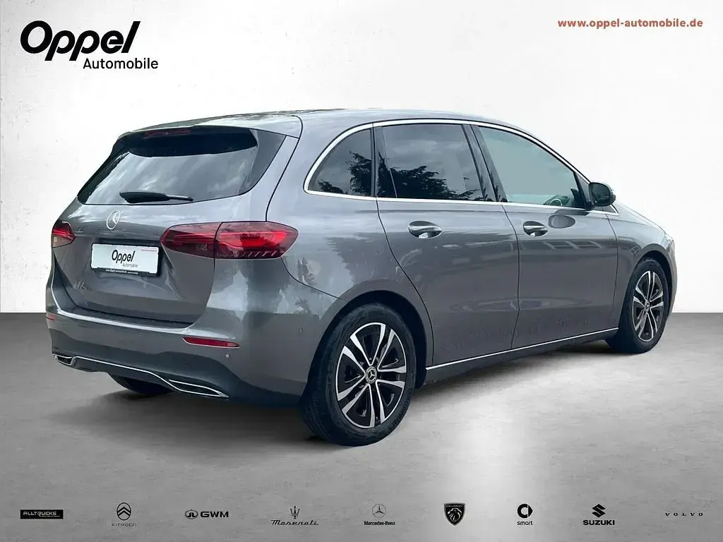 Gebraucht Mercedes B200 Progressive 150 PS (110 kW) 2024 Mountaingrau  met. Van / Kleinbus