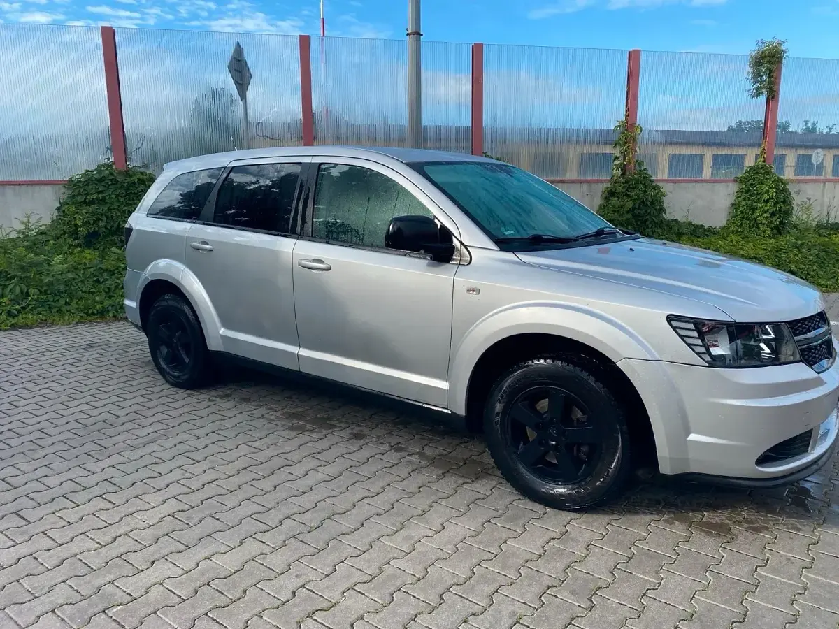 Gebraucht Dodge Journey SE 170 PS (125 kW) 2009 Silber SUV