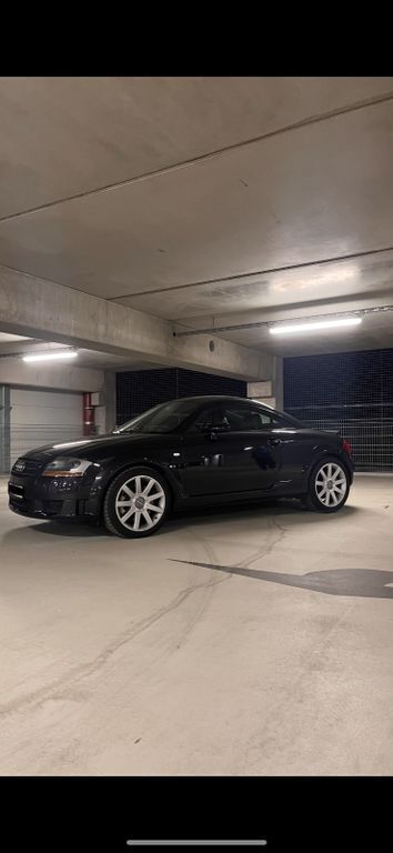 Schwarz Gebraucht 2003 Audi TT Sport Coupé | 19.500 € - Bild 1/4
