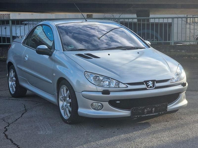 Gebraucht Peugeot 206 CC Platinum 109 PS (80 kW) 2006 Silber Cabrio