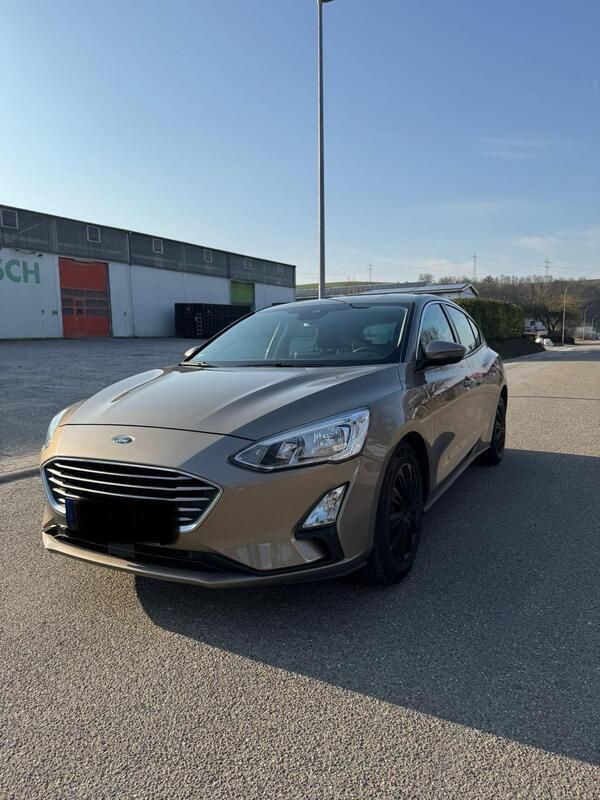Beige Gebraucht 2018 Ford Focus Cool & Connect Limousine | 9.200 € (Guter Preis) - Bild 1/4