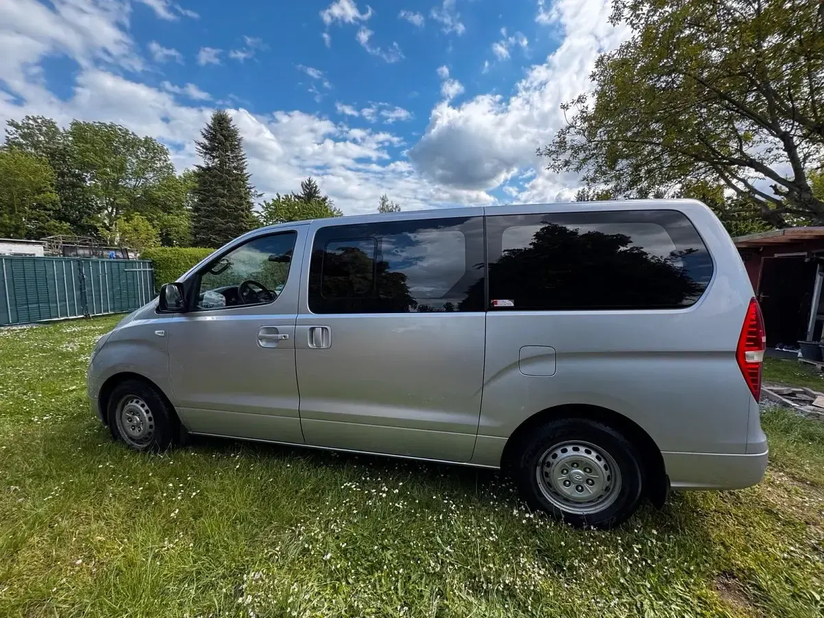 Gebraucht Hyundai H-1 170 PS (125 kW) 2009 Silber Van / Kleinbus