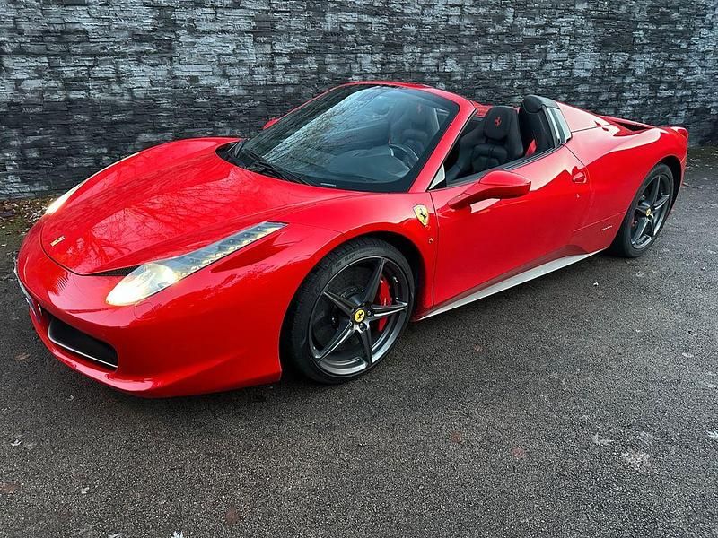 Gebraucht Ferrari 458 570 PS (419 kW) 2012 Rot Cabrio