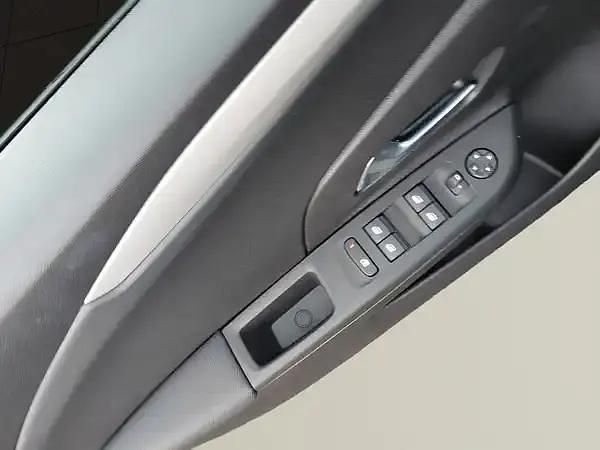 Neu Opel Corsa 110 PS (80 kW) 2025 Karbon schwarz (metallic) Limousine