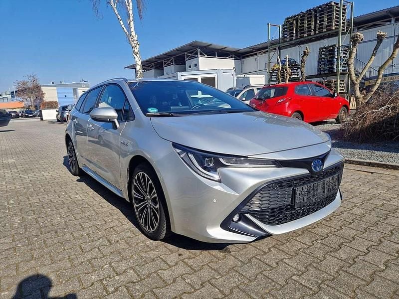 Gebraucht Toyota Corolla Hybrid Team 152 PS (111 kW) 2022 Precious silver Kombi
