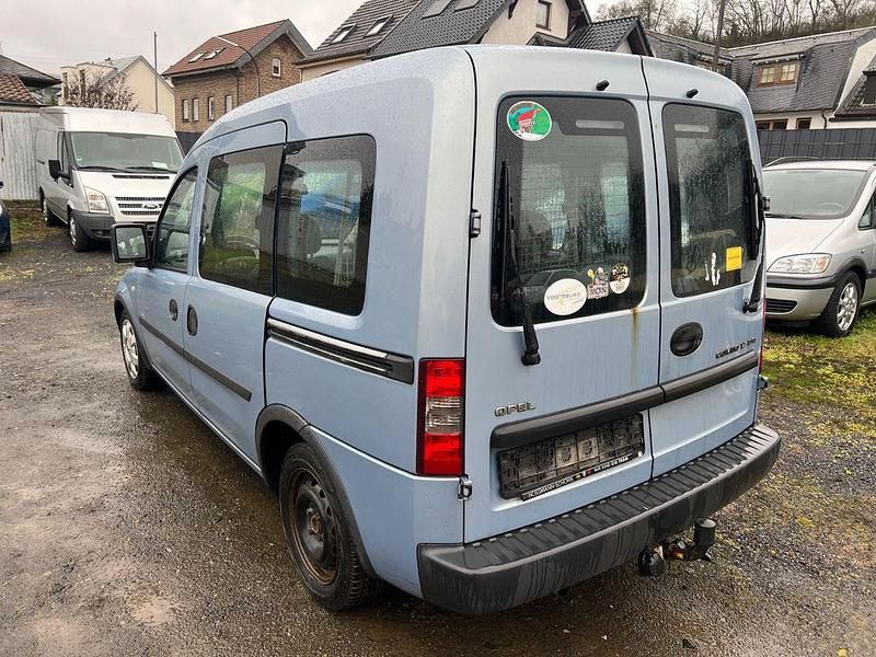 Gebraucht Opel Combo 101 PS (74 kW) 2003 Blau Van / Kleinbus