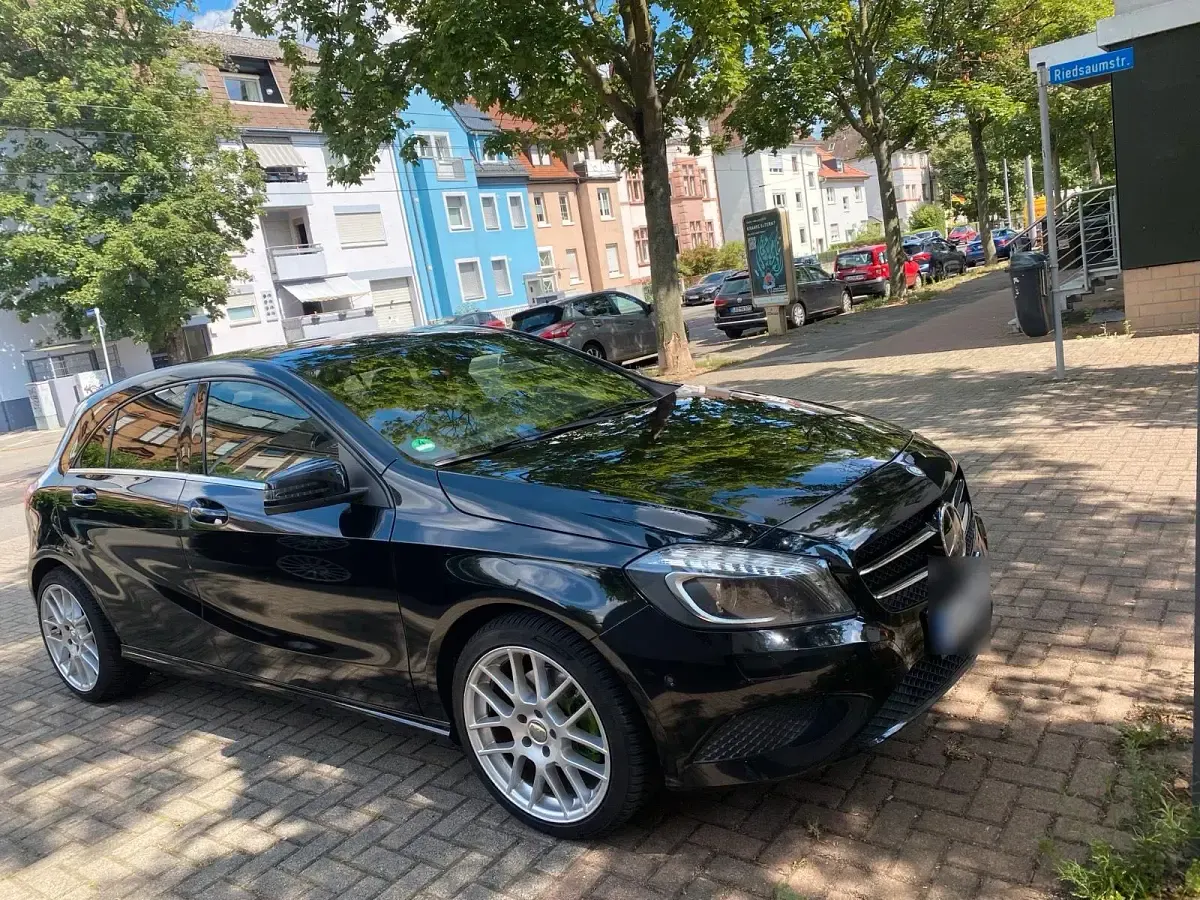 Gebraucht Mercedes A200 136 PS (100 kW) 2013 Schwarz Kleinwagen
