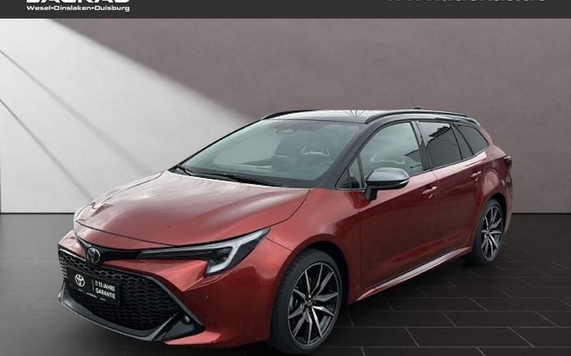 Orange Neu 2025 Toyota Corolla Sport Kombi | 34.990 € - Bild 1/4