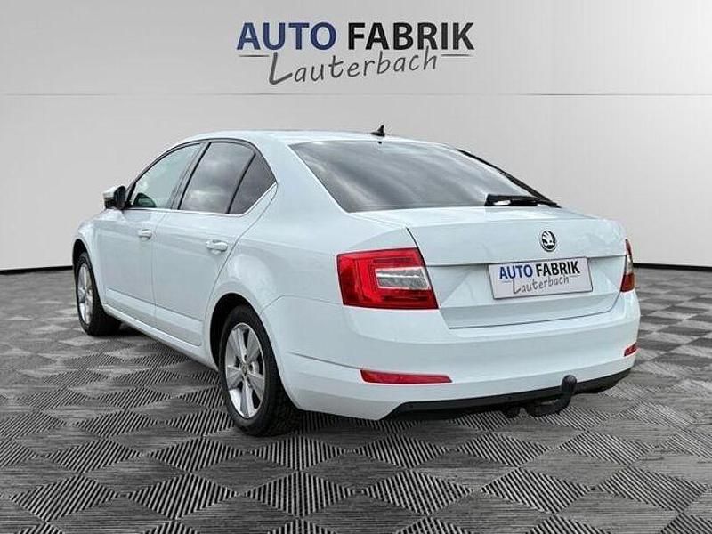 Gebraucht Skoda Octavia Style 116 PS (85 kW) 2016 Weiß Limousine