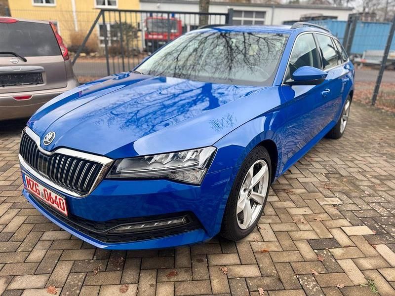Blau Gebraucht 2020 Skoda Superb Ambition Kombi | 12.400 € (Guter Preis) - Bild 1/4